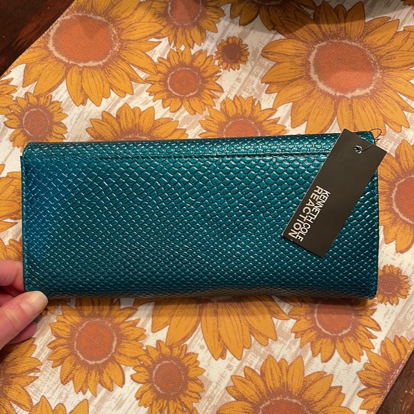 Kenneth Cole Reaction wallet - Picture 3 of 4